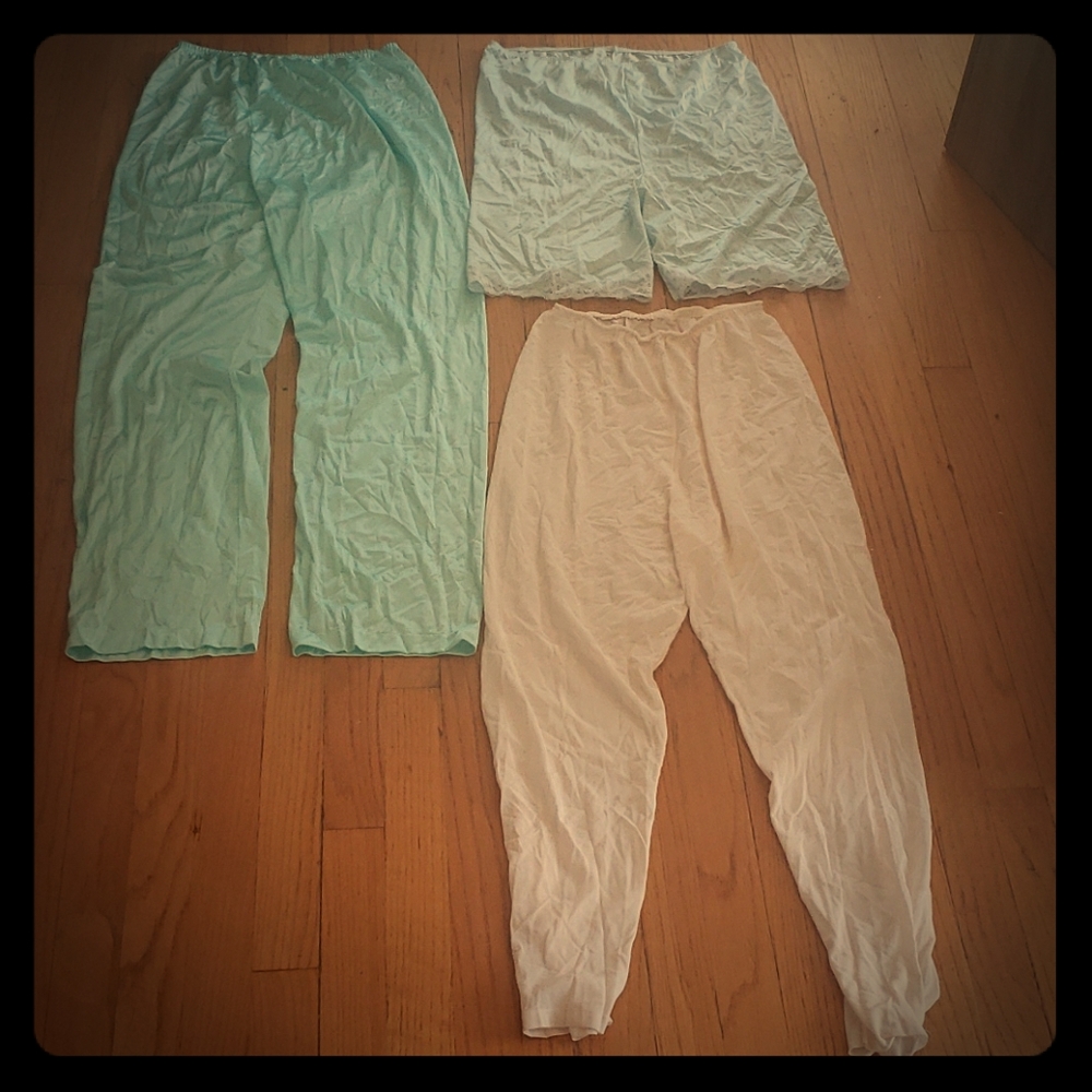 4 Vintage nightgowns pieces